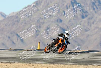 media/Dec-01-2025-Moto Forza (Mon) [[2daa91e15f]]/3-Beginner Group/Session 4 Turn 9/